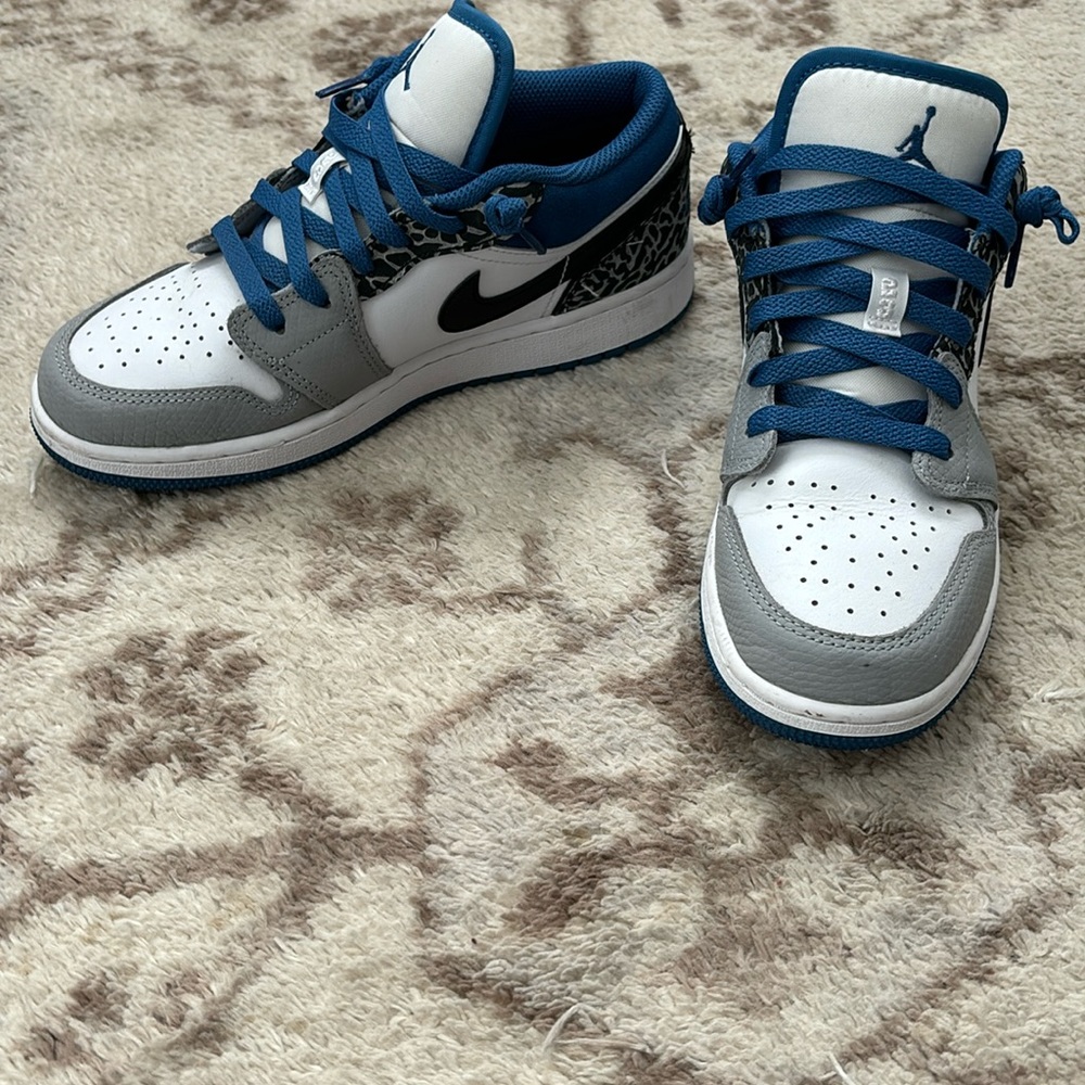 Nike Air Jordan 1 Low SE True Blue White Elephant Print